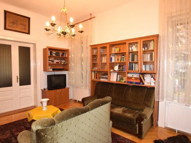 Eladó ház Debrecen, Postakert 333 nm