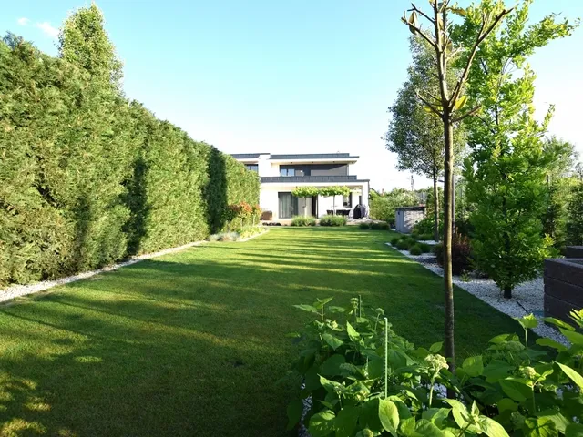 Eladó ház Debrecen, Hatvan utcai kert 206 nm