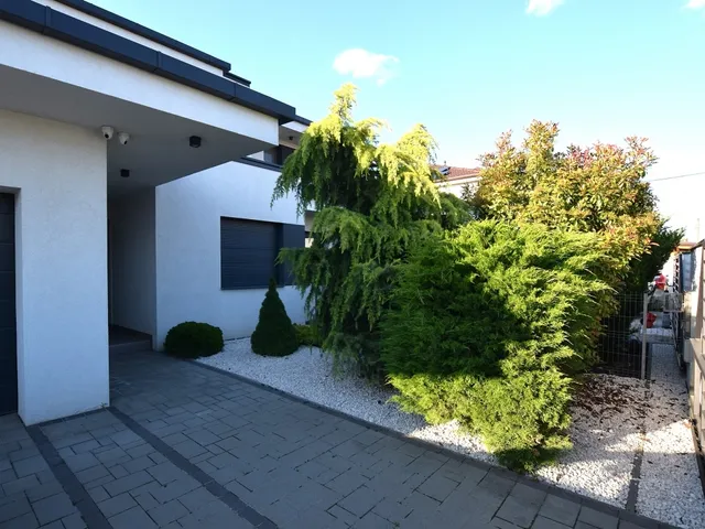 Eladó ház Debrecen, Hatvan utcai kert 206 nm