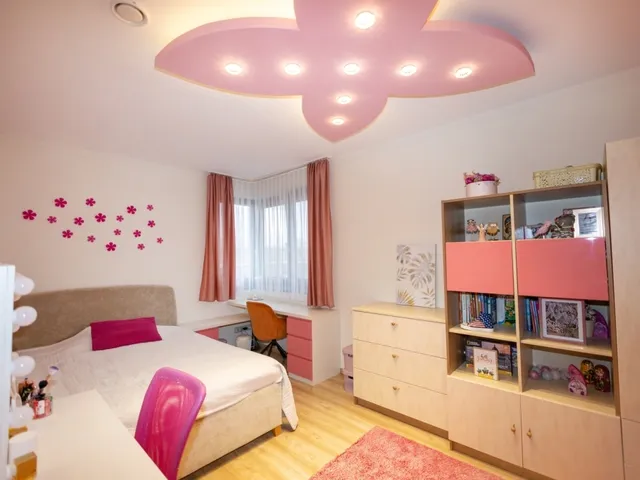 Eladó ház Debrecen, Hatvan utcai kert 208 nm