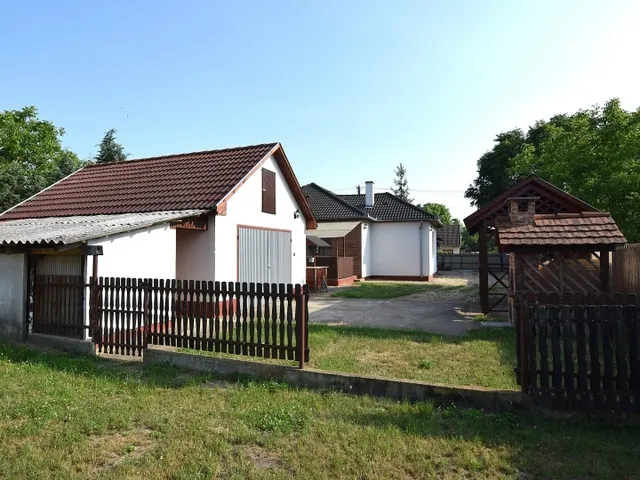 Eladó ház Hajdúsámson, Sámsonkert 95 nm