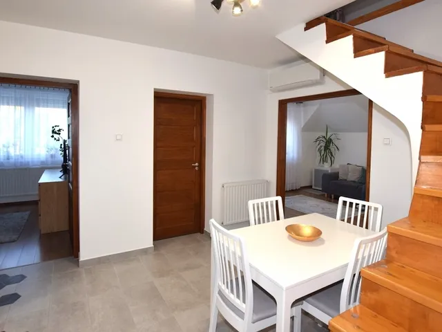 Eladó lakás Debrecen, Vargakert 81 nm