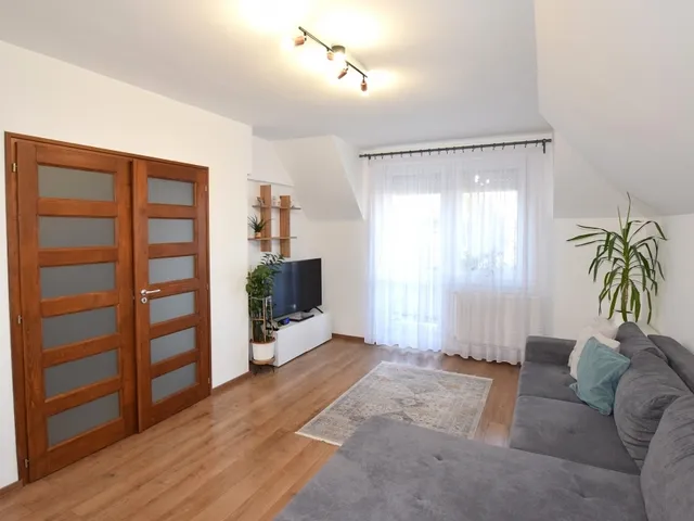 Eladó lakás Debrecen, Vargakert 81 nm