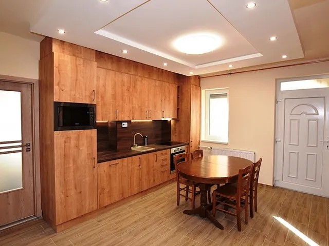 Eladó lakás Debrecen, Széchenyikert 78 nm