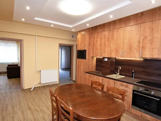 Eladó lakás Debrecen, Széchenyikert 78 nm