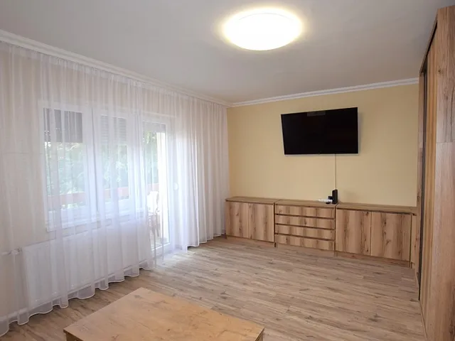 Eladó lakás Debrecen, Széchenyikert 78 nm