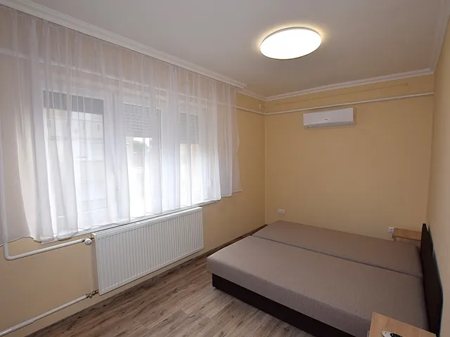Eladó lakás Debrecen, Széchenyikert 78 nm