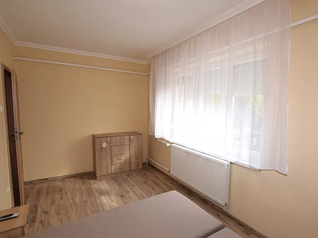 Eladó lakás Debrecen, Széchenyikert 78 nm