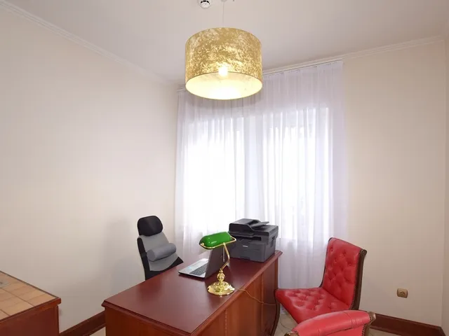 Eladó ház Debrecen, Veres Péter-kert 267 nm