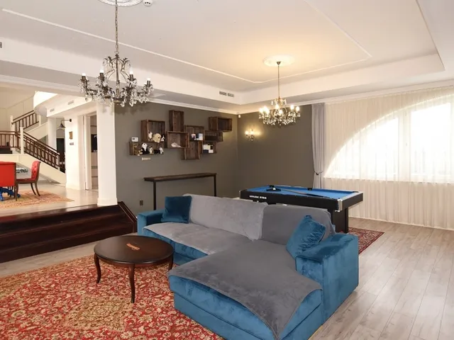 Kiadó ház Debrecen, Veres Péter-kert 267 nm