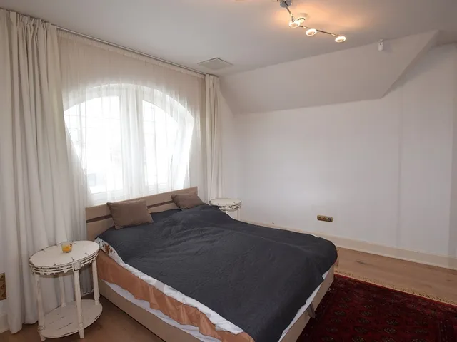 Kiadó ház Debrecen, Veres Péter-kert 267 nm