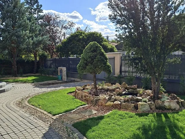 Kiadó ház Debrecen, Veres Péter-kert 267 nm