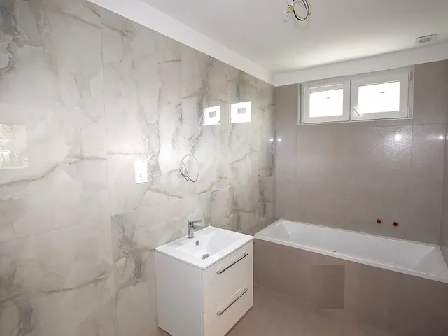 Eladó ház Hajdúsámson, Martinka 106 nm