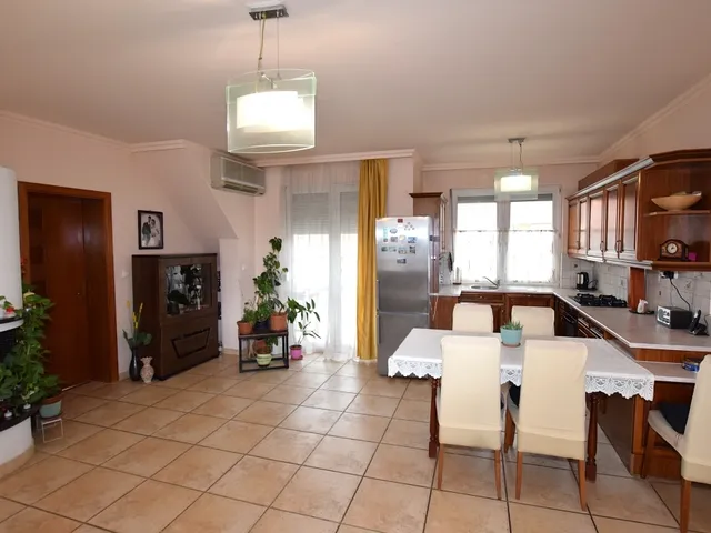 Eladó lakás Debrecen, Óváros 78 nm