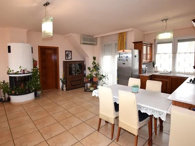 Eladó lakás Debrecen, Óváros 78 nm