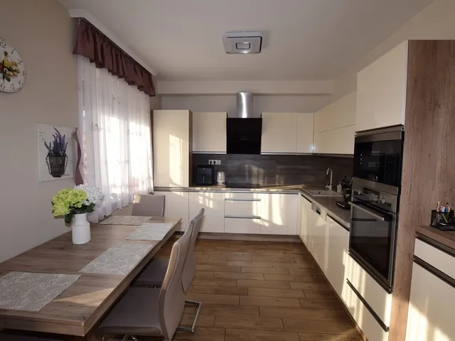 Eladó ház Debrecen, Tócóvölgy 127 nm