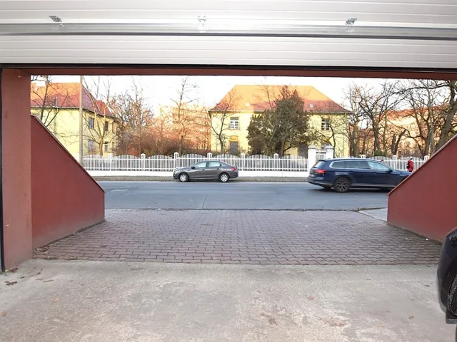 Kiadó garázs Debrecen, Sestakert 13 nm