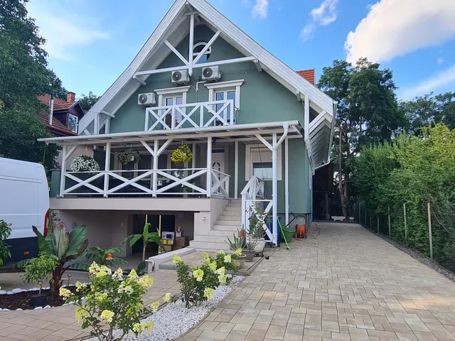 Eladó ház Debrecen, Júliatelep 200 nm