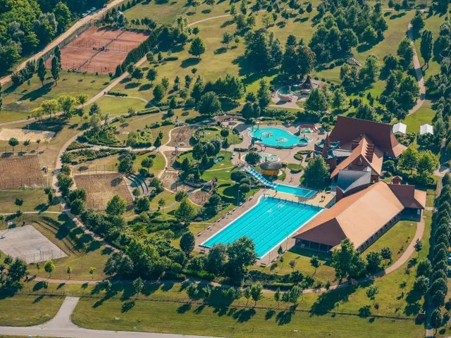 Kiadó kereskedelmi és ipari ingatlan Marcali, Széchenyi utca 100 nm