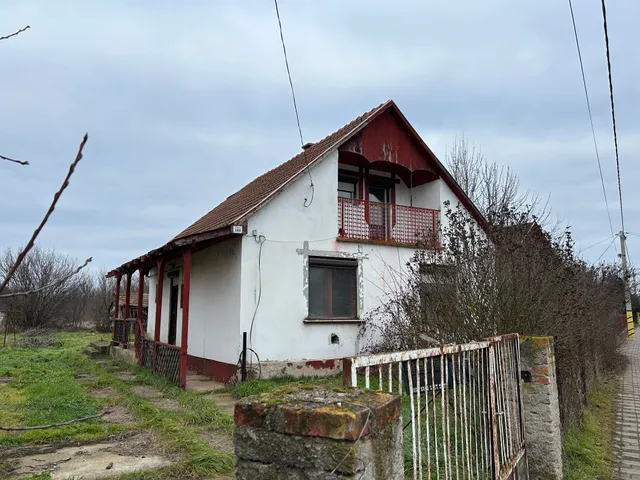 Eladó ház Tiszalúc, Alkotmány utca 155. 100 nm