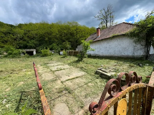 Eladó telek Ózd, Csépányi út 918 nm