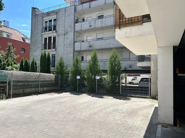 Eladó garázs Budapest XIII. kerület, Angyalföld, Kucsma utca 1. 15 nm