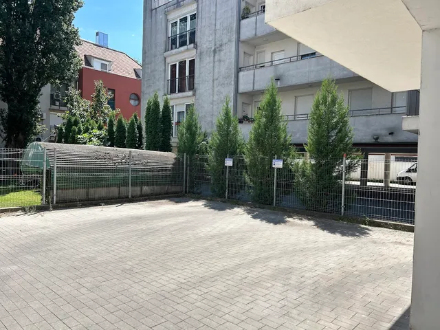 Kiadó garázs Budapest XIII. kerület, Angyalföld, Kucsma utca 1. 13 nm