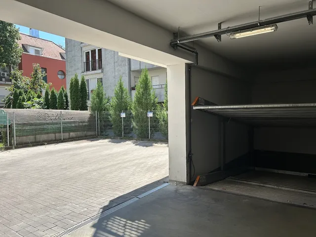 Eladó garázs Budapest XIII. kerület, Angyalföld, Kucsma utca 1. 15 nm