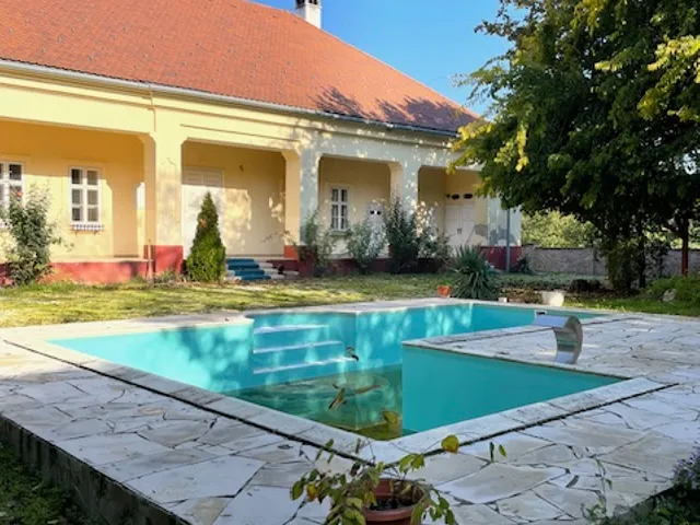 Eladó ház Tass 375 nm