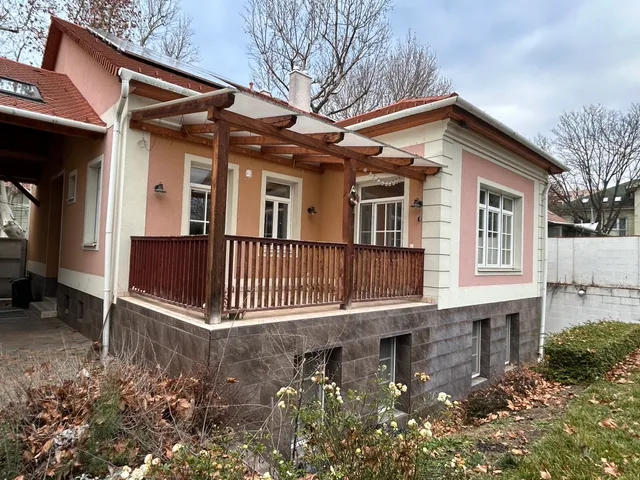 Eladó ház Székesfehérvár, Martinovics utca 9. 249 nm