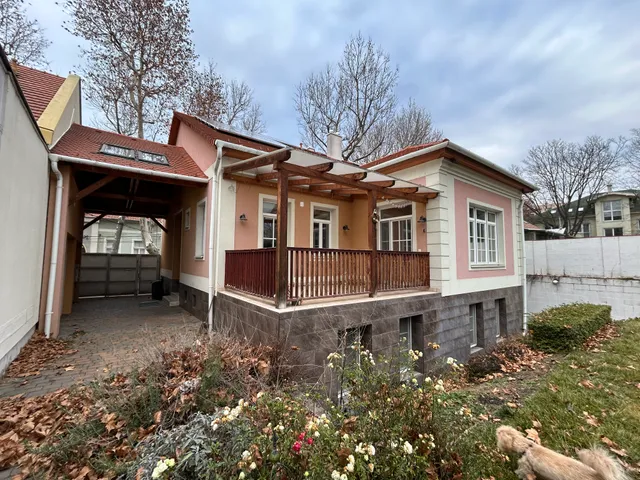 Eladó ház Székesfehérvár, Martinovics utca 9. 249 nm