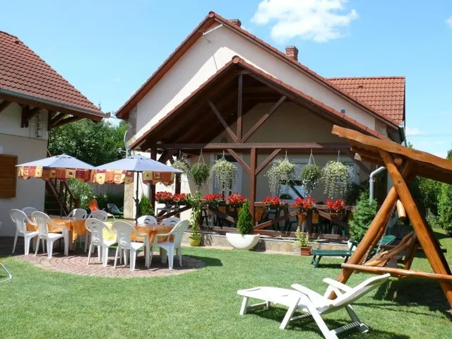 Eladó ház Balatonmáriafürdő 250 nm