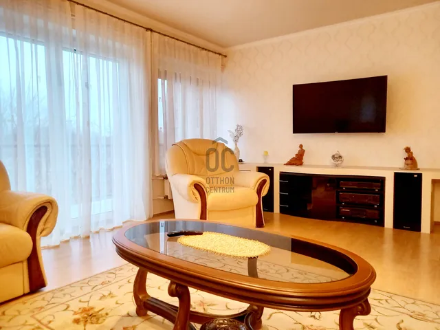 Eladó ház Baja 280 nm