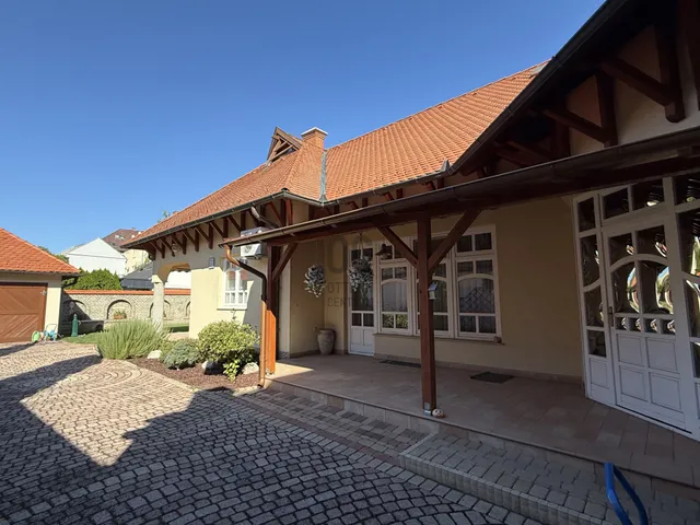 Eladó ház Baja 188 nm