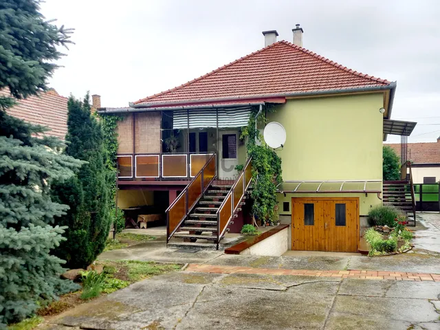 Eladó ház Gara 240 nm