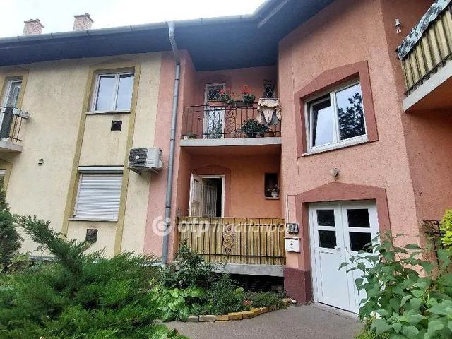 Eladó lakás Budapest X. kerület, Laposdűlő 77 nm
