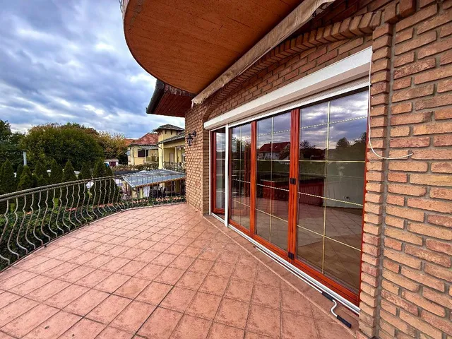 Eladó lakás Budapest XXI. kerület, Királyerdő 80 nm