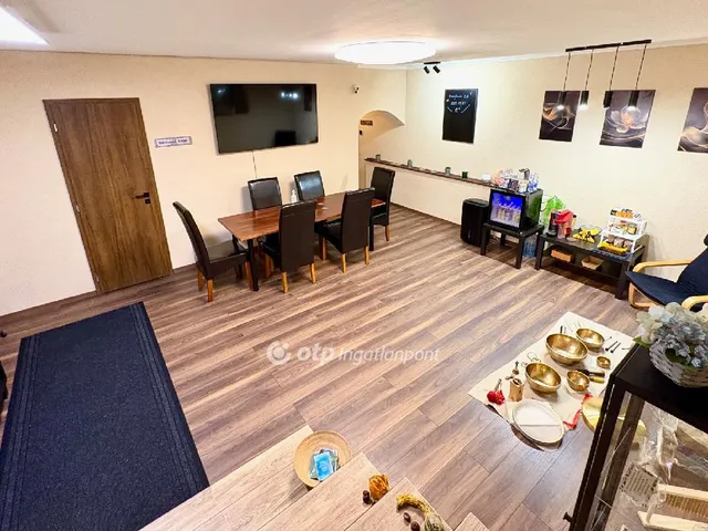 Eladó kereskedelmi és ipari ingatlan Budapest VII. kerület 75 nm