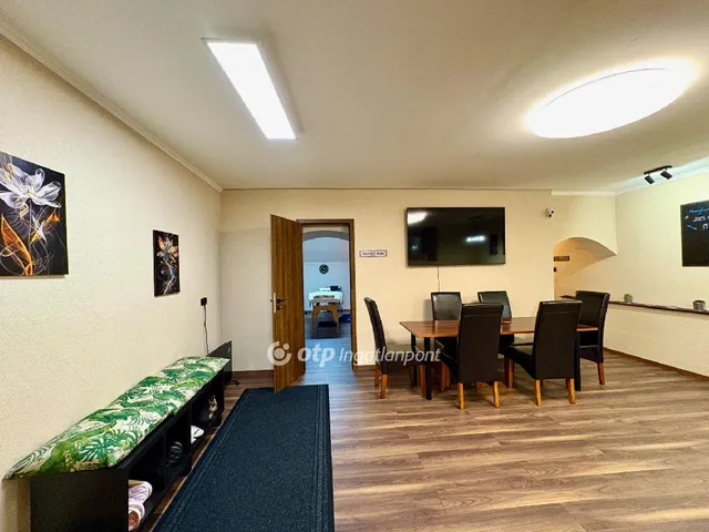 Eladó kereskedelmi és ipari ingatlan Budapest VII. kerület 75 nm