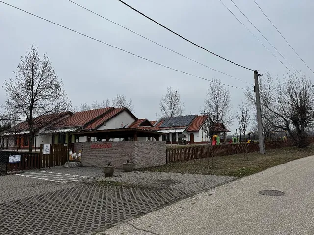 Eladó ház Szigetmonostor 196 nm