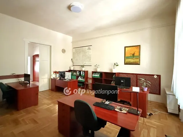 Eladó lakás Székesfehérvár, Belváros 172 nm