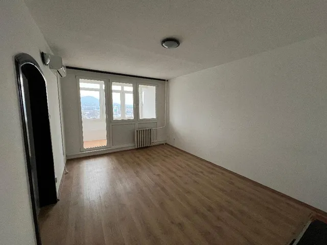 Eladó lakás Budapest III. kerület, Kaszásdűlő 50 nm