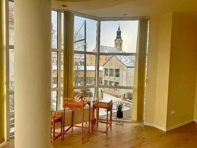 Eladó kereskedelmi és ipari ingatlan Székesfehérvár, Belváros 55 nm