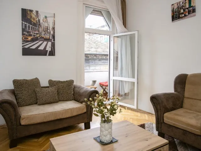 Eladó lakás Budapest VIII. kerület, Corvin negyed 100 nm