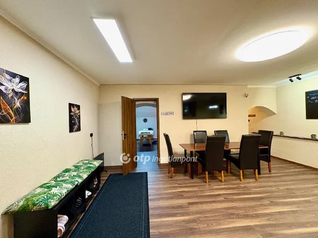 Eladó kereskedelmi és ipari ingatlan Budapest VII. kerület 75 nm