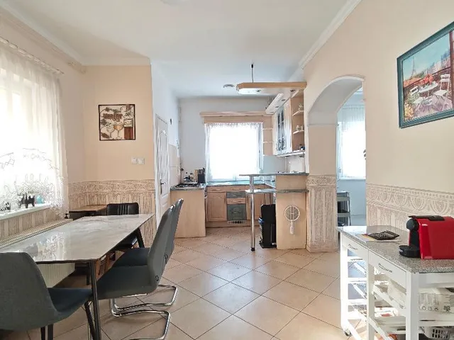 Eladó ház Budapest III. kerület, Békásmegyer 160 nm