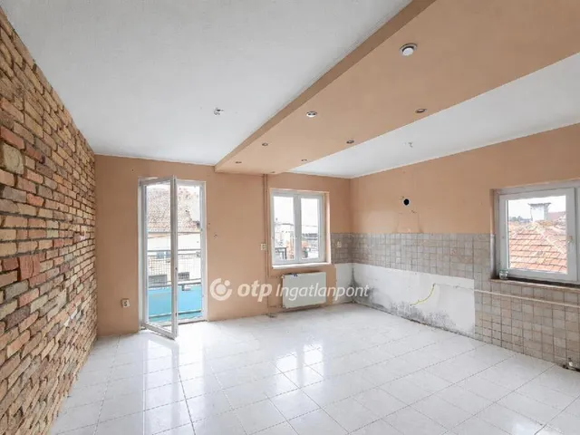 Eladó lakás Budapest XXI. kerület, Királyerdő 111 nm