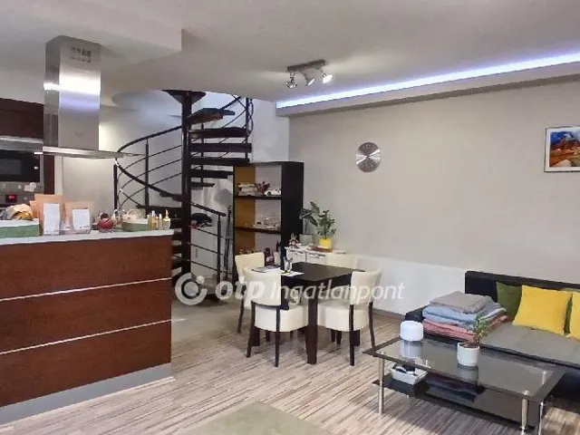 Eladó lakás Budapest VI. kerület 70 nm