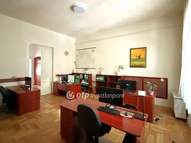 Eladó lakás Székesfehérvár, Belváros 172 nm