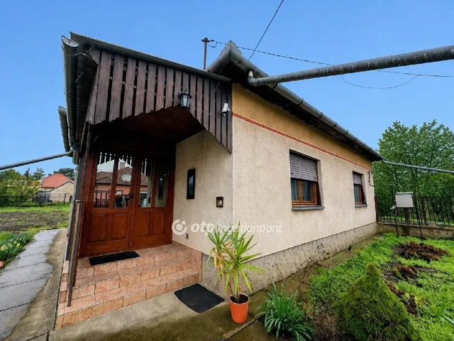 Eladó ház Tiszaföldvár 90 nm